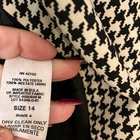 MICHELE - Career Blazer - Size 14 - Black & White Lined Houndstooth Blazer- EUC! - Picture 6 of 13